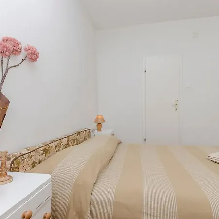 And Bepina Βόντιτσε