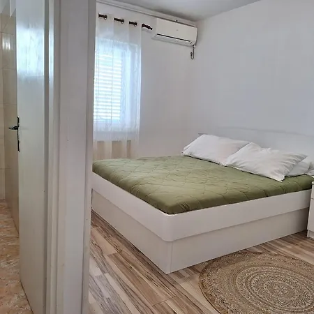 And Bepina Apartment *