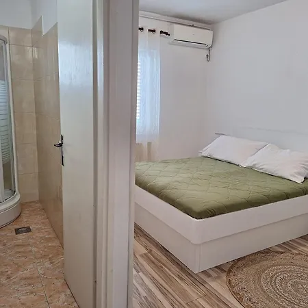 Apartment And Bepina