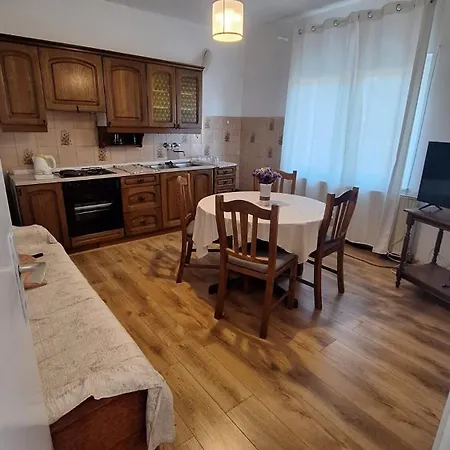 And Bepina Apartment *