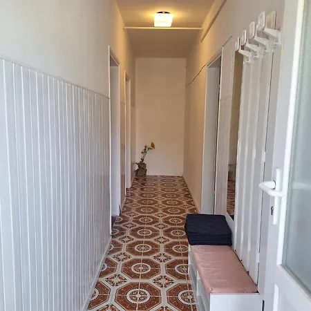 Διαμέρισμα And Bepina Βόντιτσε