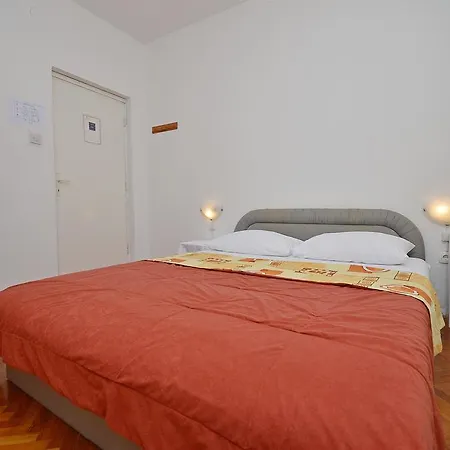 Apartman And Bepina Vodice