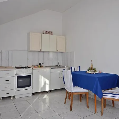 Apartment And Bepina *